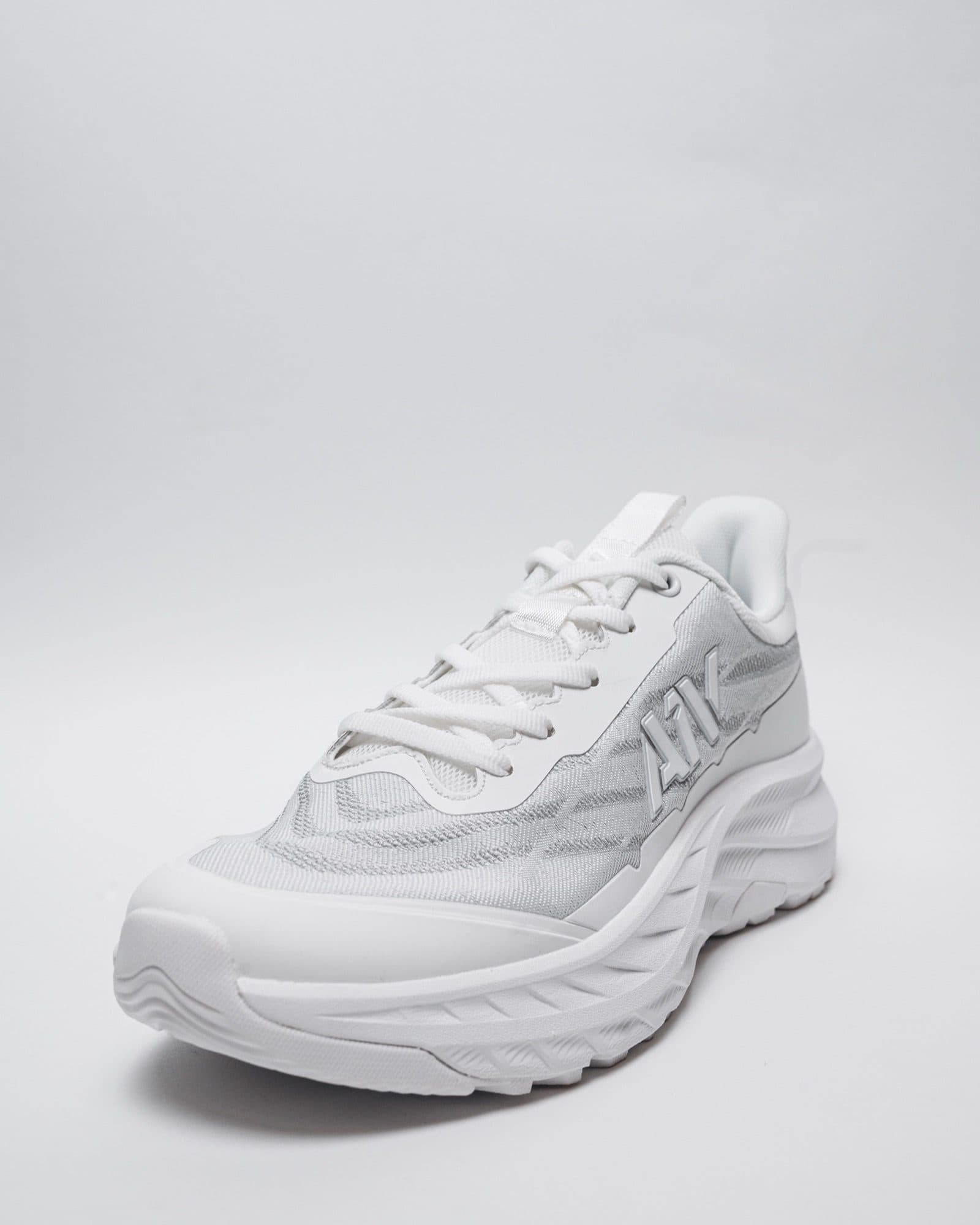 White Cloud Max Runner, view 1