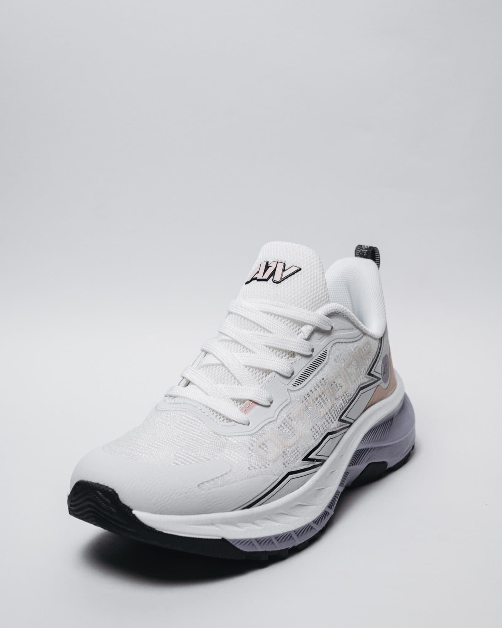 White and Black Cloud Max Runner, view 1